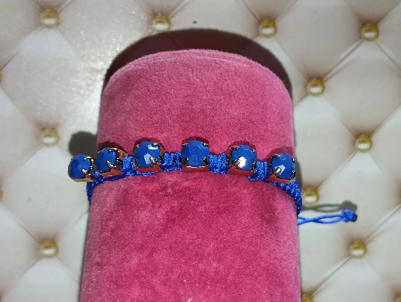 Bracelet tressé et strass bleu électrique 